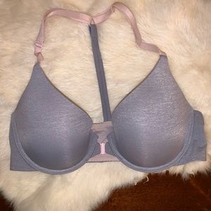32b Victoria Secret bra
